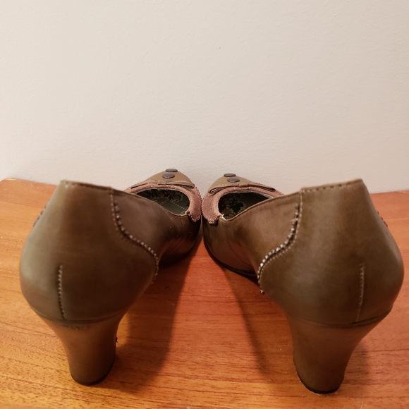 Miss L Fire Olive Green Button Heels Cottagecore - Picture 5 of 6